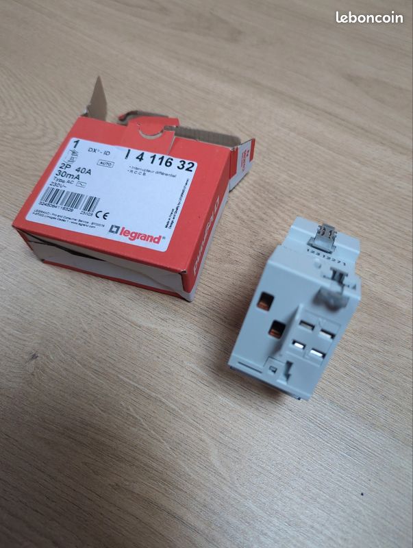 Interrupteur différentiel Legrand 411632 type AC 40A – NEUF sous emballage (image 3)