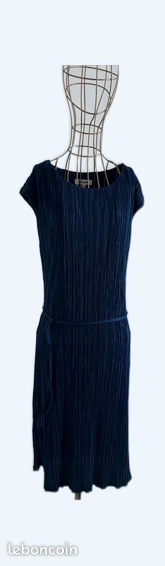 Très belle robe bleue sans manche (image 1)