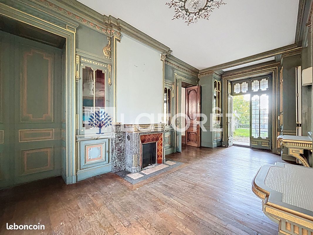 Maison 10 pièces 244 m² · à Bressuire · 244 m² · 269 540 €