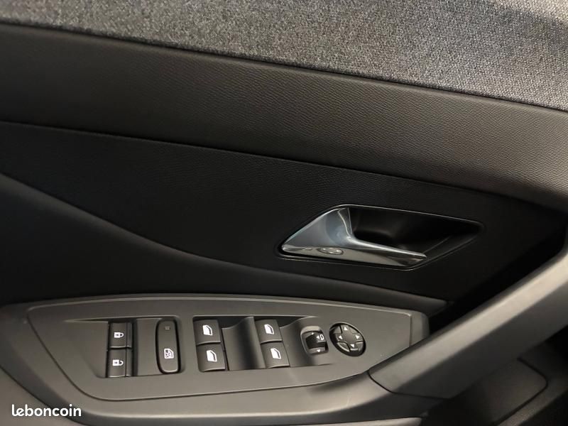 Peugeot 308 1.2 Hybrid 145ch Allure e-DCS6 (image 21)