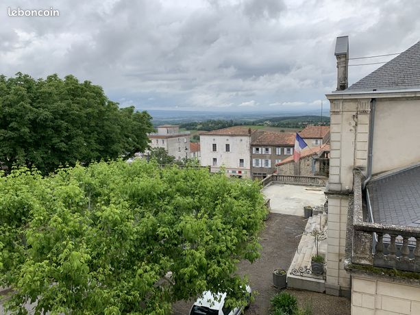 https://img.leboncoin.fr/api/v1/lbcpb1/images/b5/0d/e0/b50de0b0447b42a6d7cac4b24fc82151531b96da.jpg?rule=ad-image