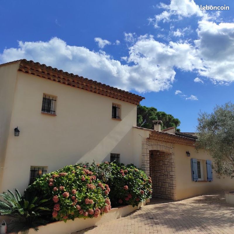 Maison 8 pièces 205 m² · à Fréjus · 205 m² · 1 180 000 €