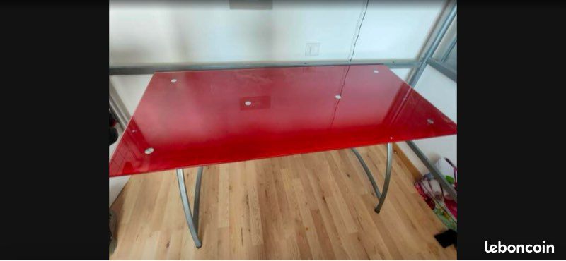 Bureau verre rouge pieds alu idéal étudiant (image 1)