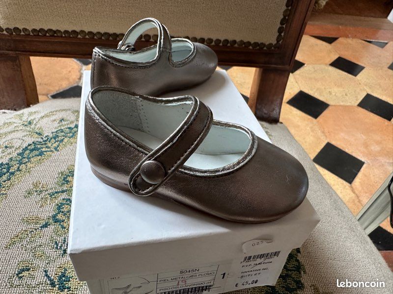 Chaussures Bébé Fille SEVVA - Chaussures Espagnoles, Occasion Très Bon état