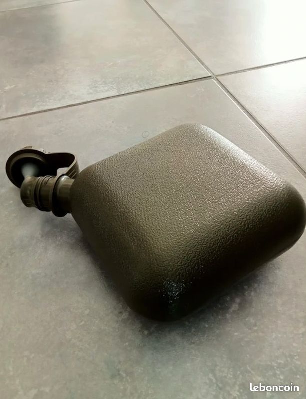 Gourde US Skilcrart, en plastique vert olive, neuve (image 2)