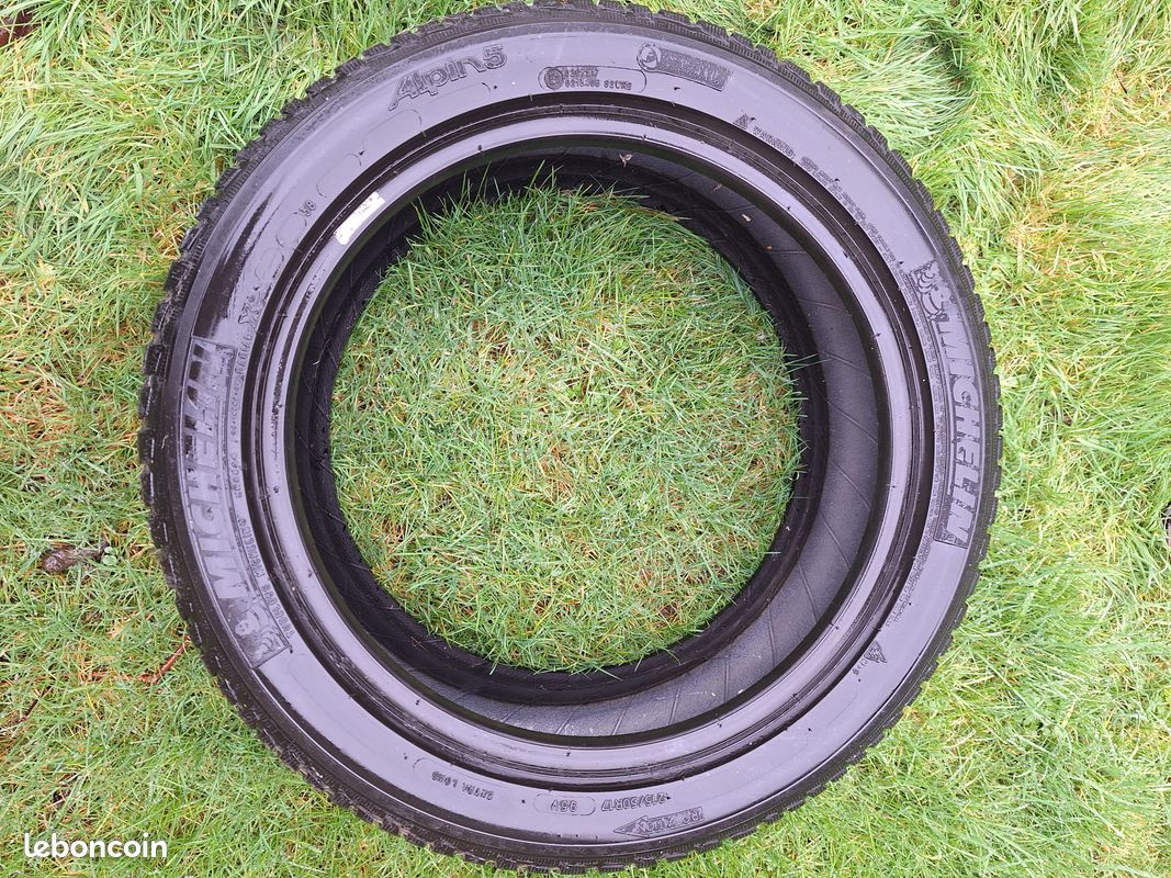 2 Pneus Michelin 215/50R 17 95V (image 1)