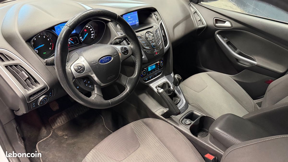 FORD FOCUS SW 1.0 ECOBOOST 125 CH TITANIUM-X START-STOP DISTRIBUTION REMPLACEe (image 26)