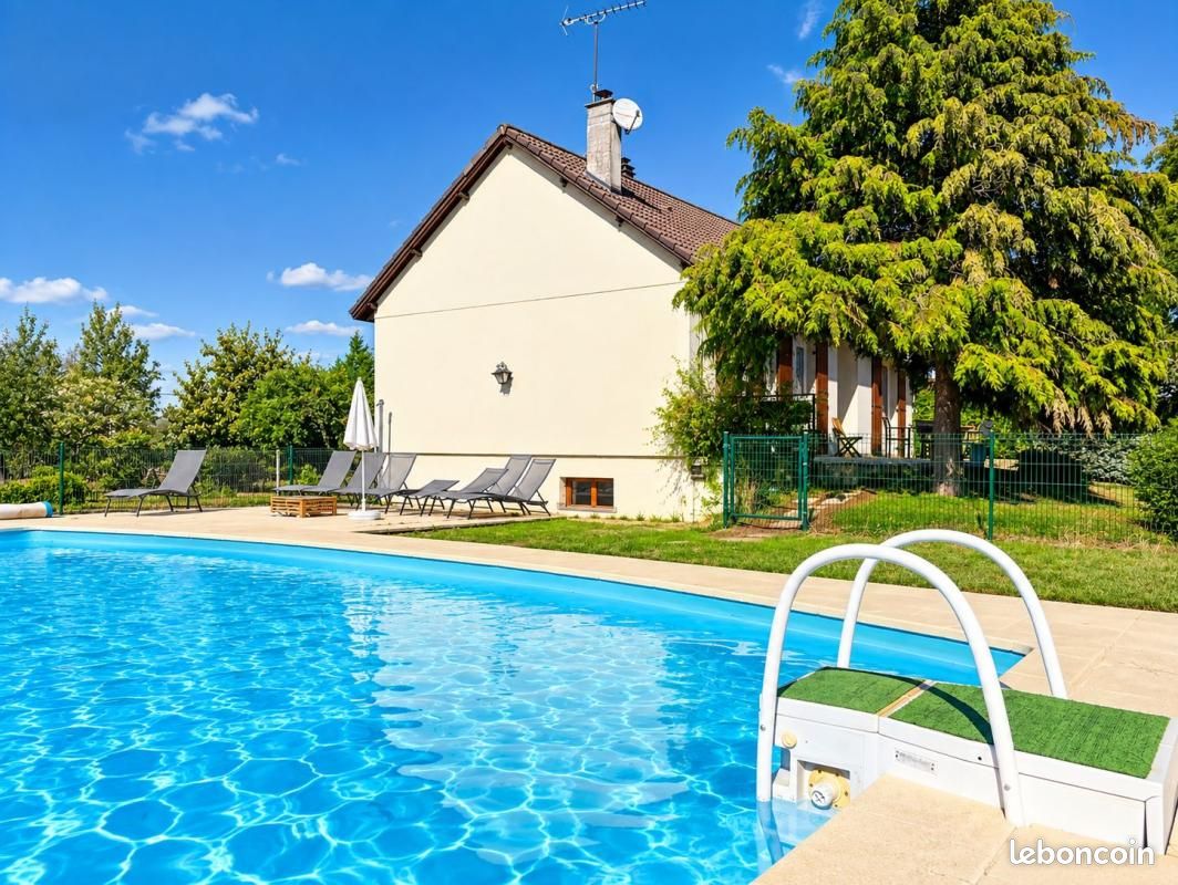 Maison 5 pièces 127 m² · à Huriel · 127 m² · 214 000 €