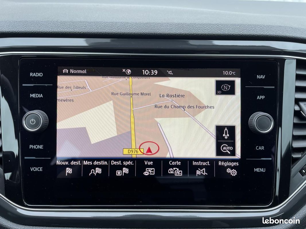 VOLKSWAGEN T-ROC CARAT / 2.0 L TDI / 150 Ch / 4 MOTION / BV DSG / 1 ERE MAIN / TOIT OUVRANT (image 29)