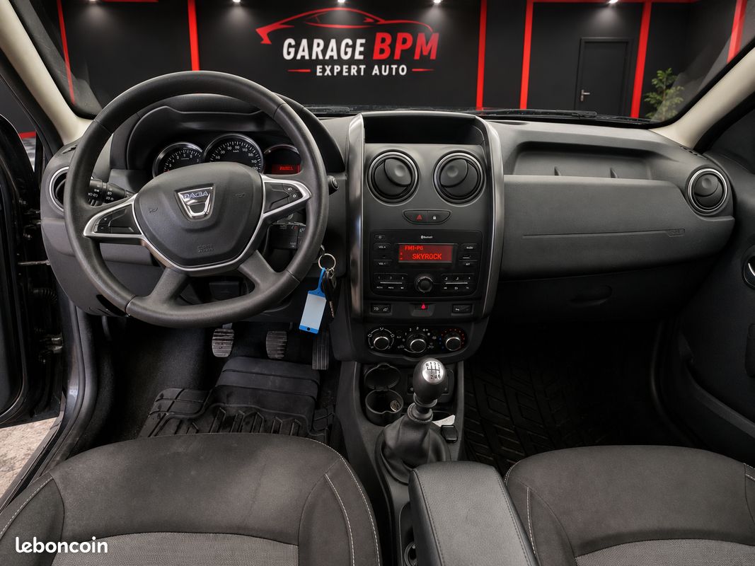 Dacia Duster 1.2 TCe 125 Lauréate Plus – Garantie 12 mois – Entièrement révisé -attache remorque (image 5)