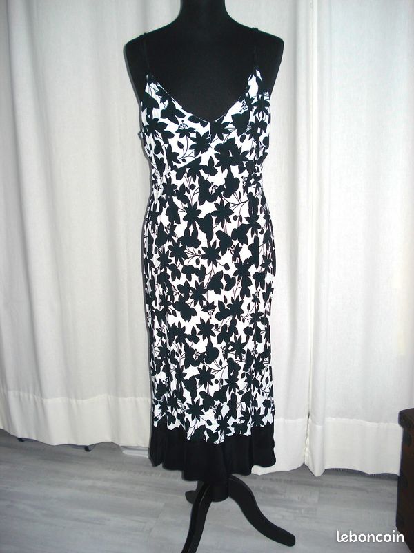 Robe Marks And Spencer Taille 18 - Couleur Grise, Style Bodycon - Manches 3/4 - Neuf Avec étiquettes