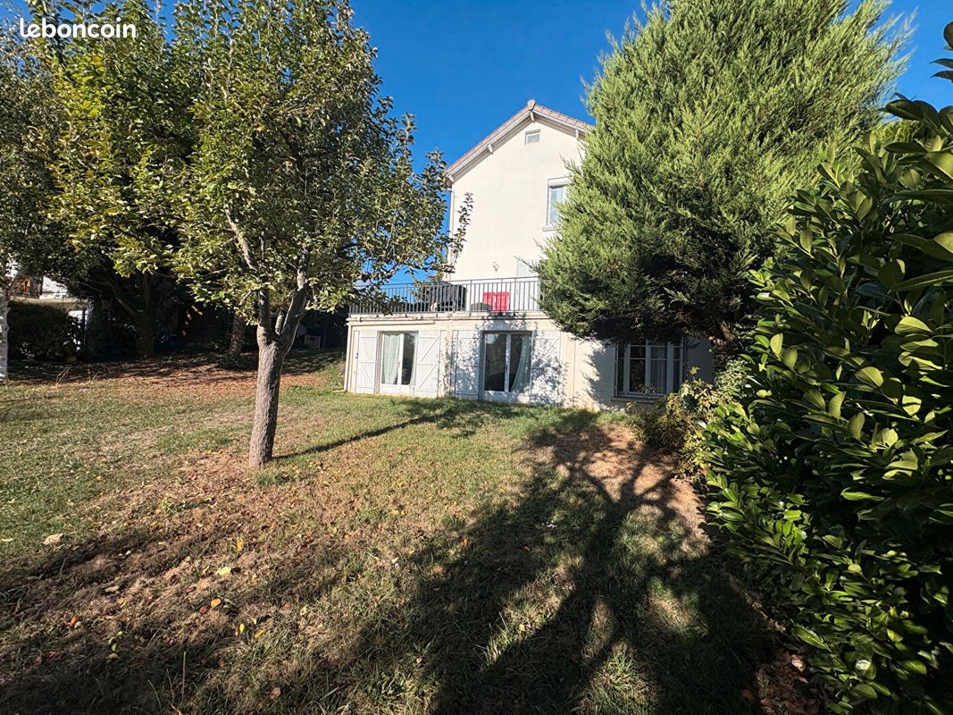 Maison 5 pièces 124 m² · à Marly-le-Roi · 124 m² · 2 700 €/mois