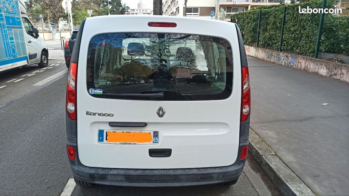 Vend Renault Kangoo 1.5 DCI 75 AUTHENTIQUE 2011 (image 3)