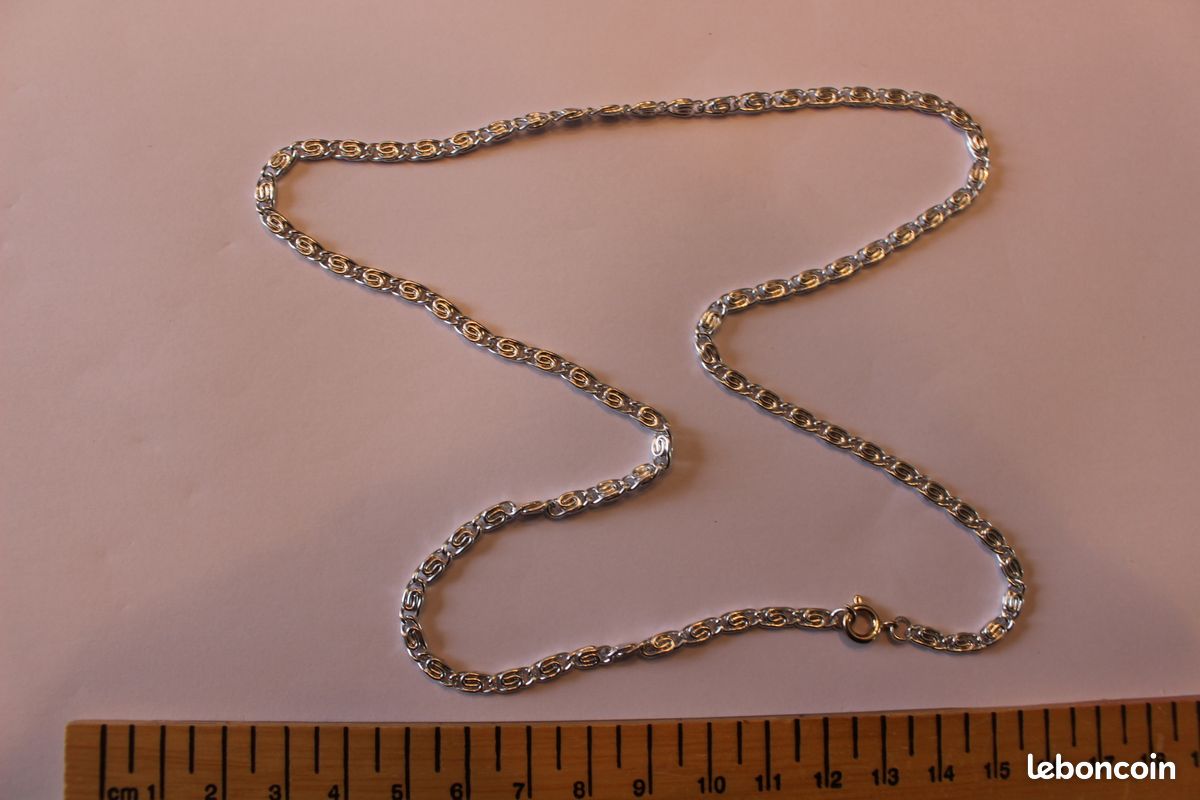 Chaines de cou métal blanc (32 dispo) (image 1)