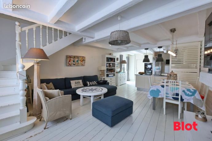 Maison 11 pièces 303 m²