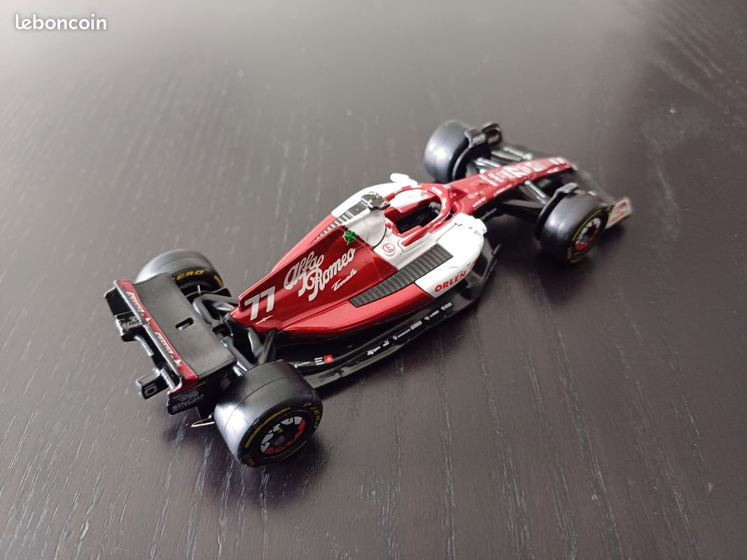 Modèle réduit 1/43 officiel F1 BURAGO Sauber Alfa Romeo C42 Valtteri BOTTAS - Collection