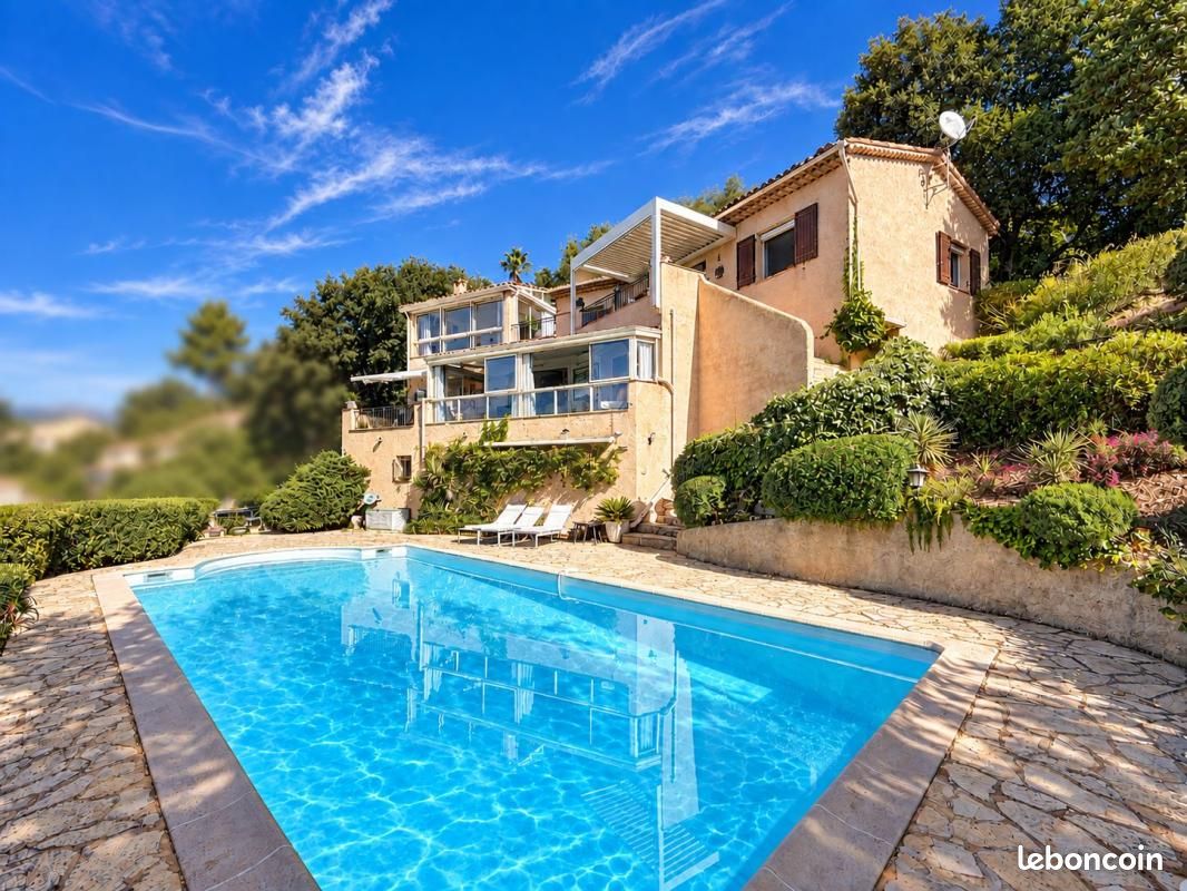 Appartement 5 pièces 110 m² · à Roquefort-les-Pins · 110 m² · 669 000 €