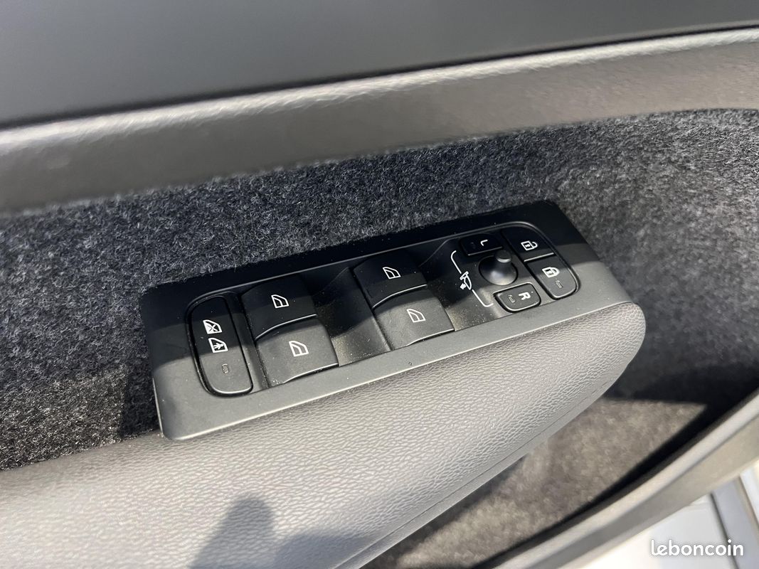 VOLVO XC40 Recharge Extended Range 252 ch 1EDT Plus (image 24)