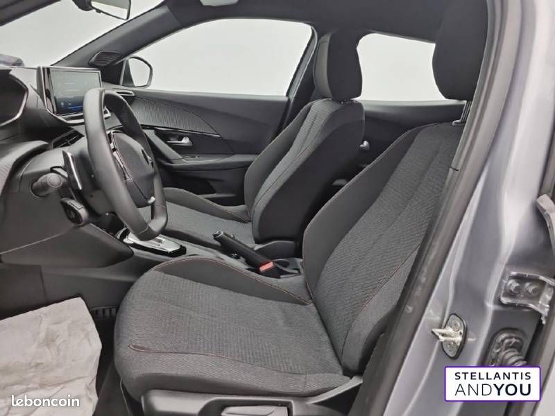 Peugeot 2008 Hybrid 145 e-DCS6 Style (image 10)