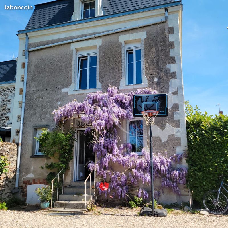 Maison 8 pièces 169 m² · à Segré-en-Anjou Bleu · 169 m² · 317 500 €