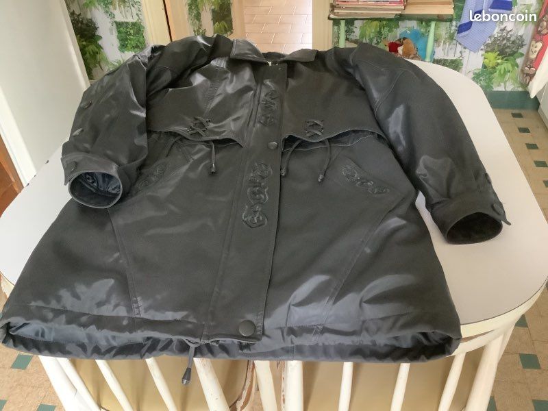 Très joli manteau peu porté.. (image 2)