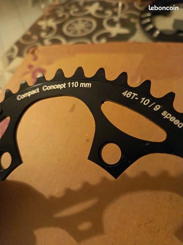 Plateau (Pignon) Shimano 46 Dents - 110 Mm BCD - Aluminium Argenté - NOS Neuf