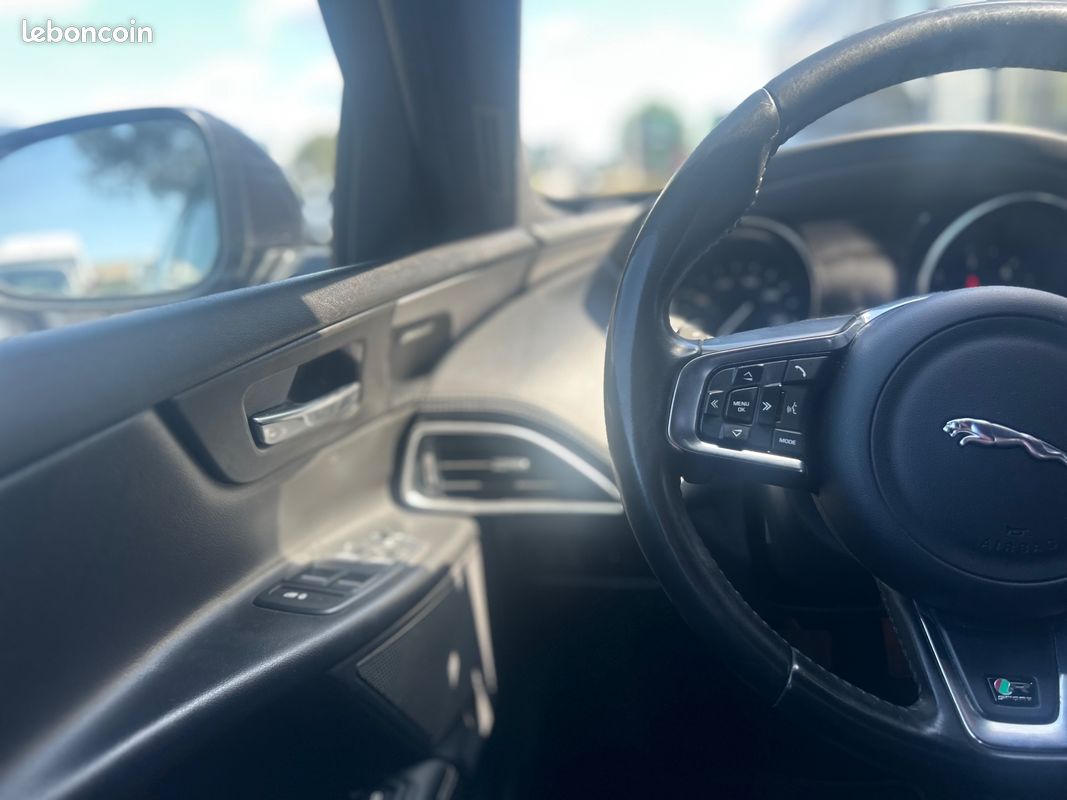 JAGUAR XE XE 2.0 L 180 AWD R-SPORt (image 29)