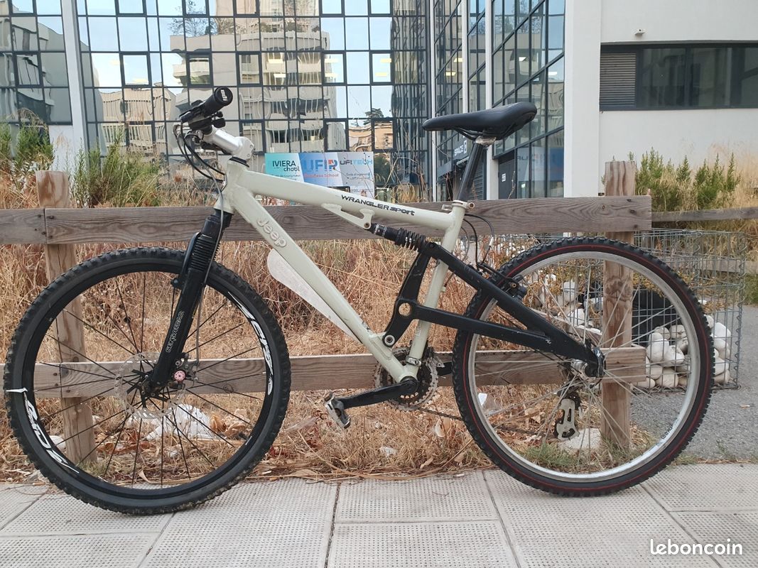 VTT au choix 26 pouces homme femme amortisseur Vélos