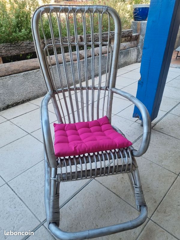 Fauteuil à bascule / Rocking chair en bambou (image 1)
