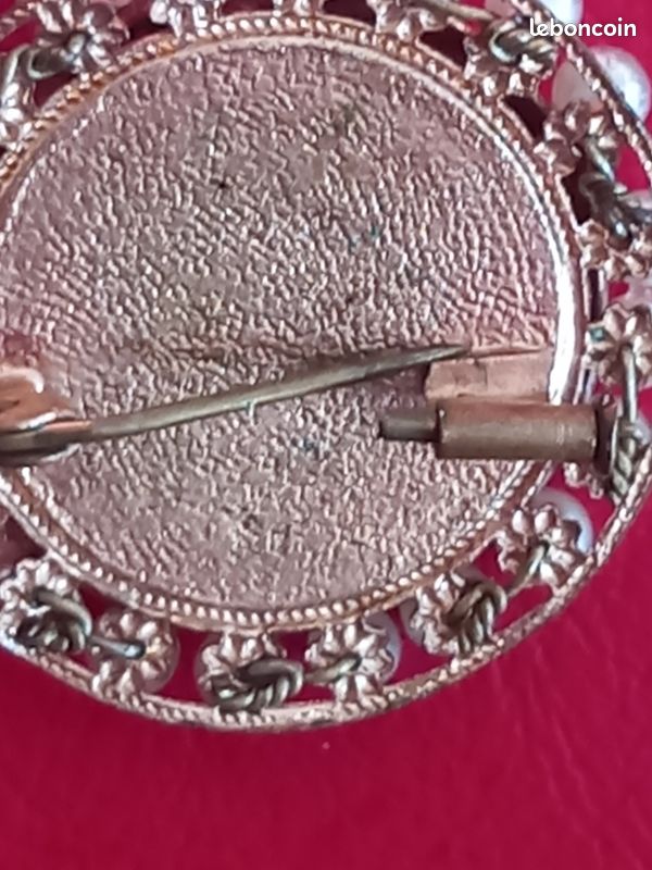 Belle Broche Ancienne Circa 1900 - Laiton Avec Zircon - État D'usage - Vintage