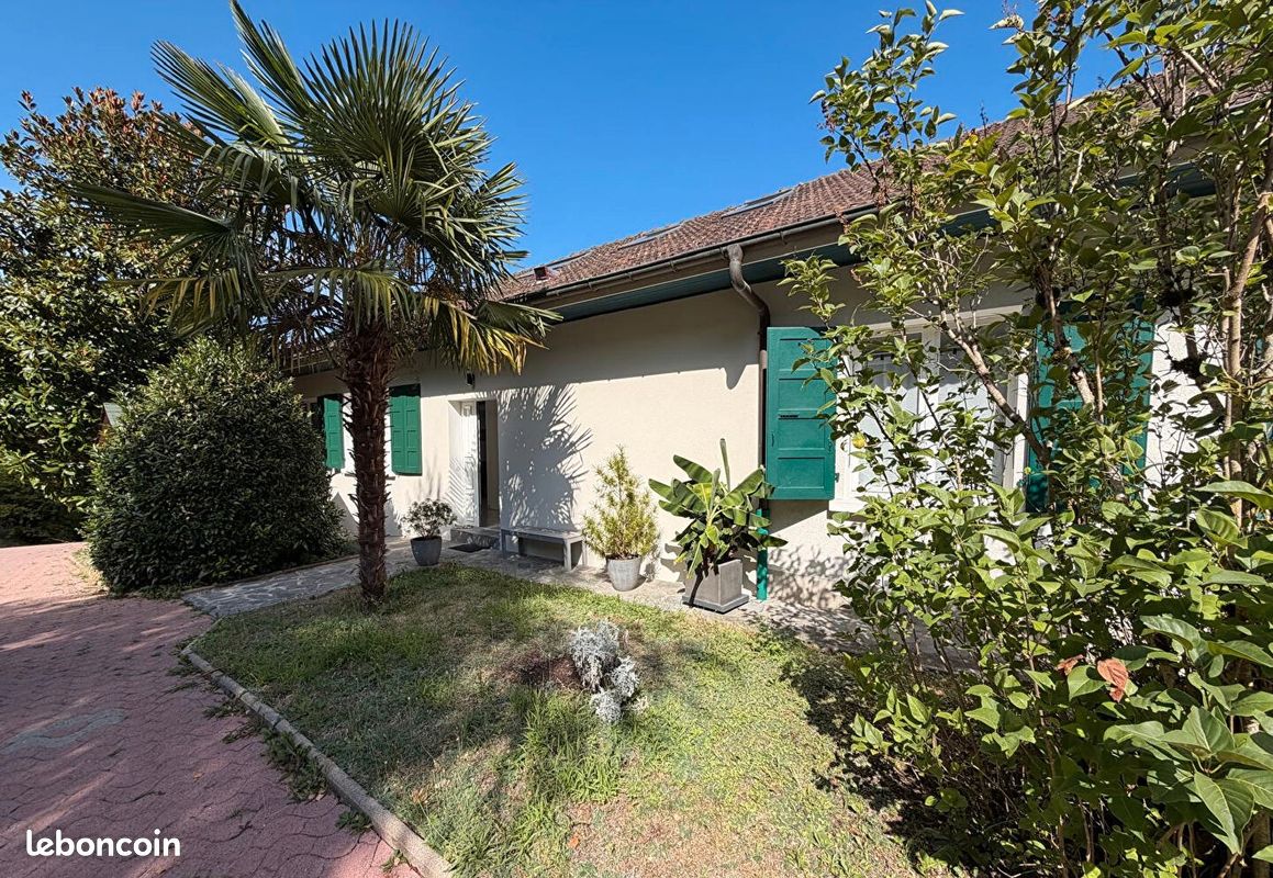 Maison 5 pièces 109 m² · à Monnetier-Mornex · 109 m² · 590 000 €