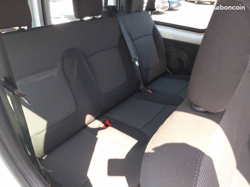Renault Trafic COMBI L1 dCi 150 Energy S&S Zen (image 24)