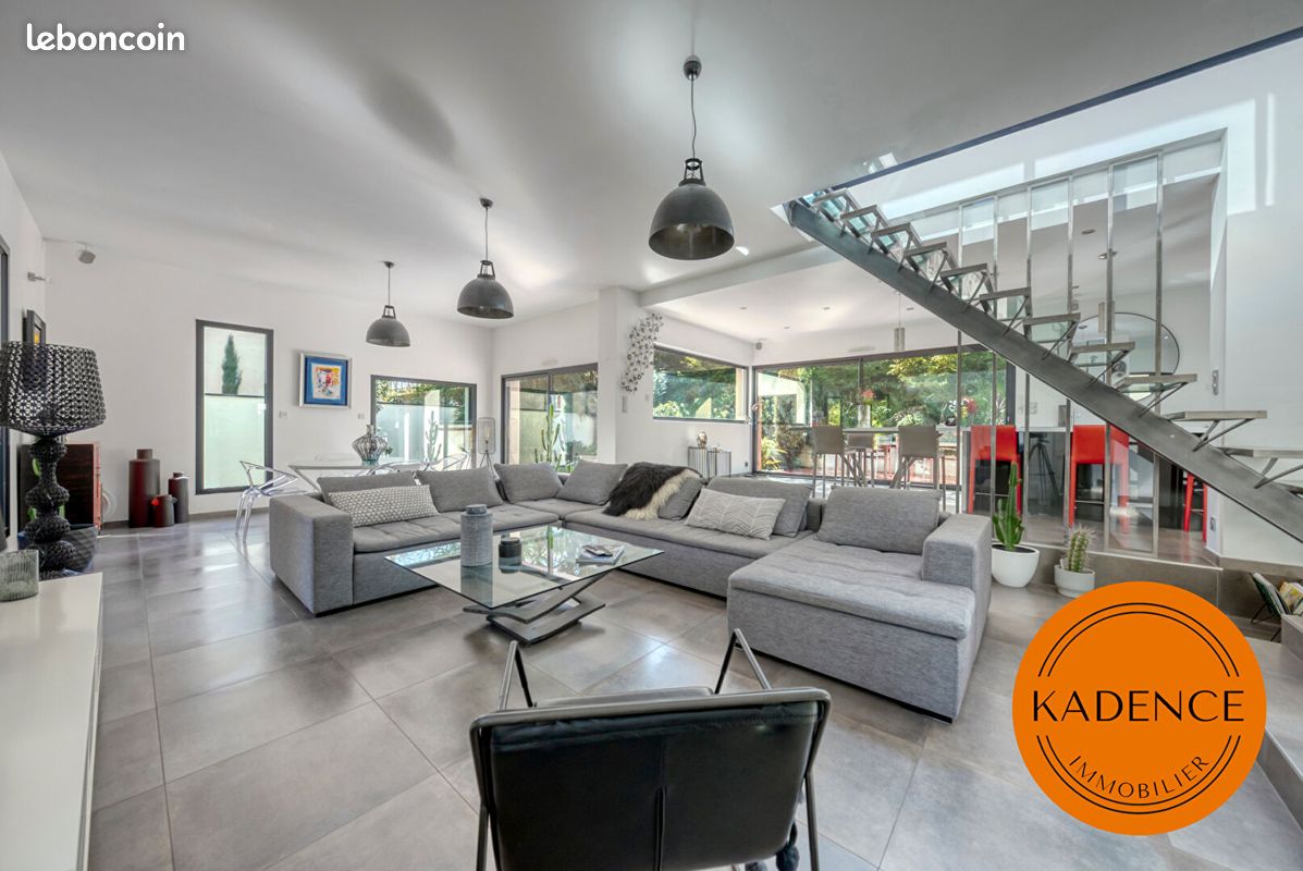 Maison 7 pièces 230 m² · à Rennes · 230 m² · 745 000 €