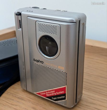 Lot de deux baladeurs cassettes vintage Sanyo et Aiwa pour pièces ou restauration - Photo, audio & vidéo