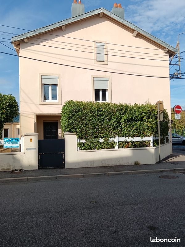 Maison 8 pièces 217 m² · à Dombasle-sur-Meurthe · 217 m² · 230 000 €