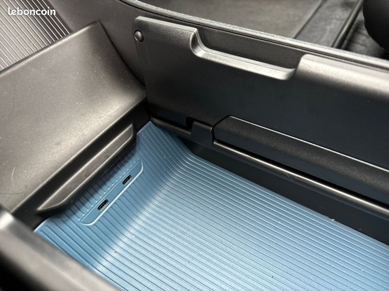 Volvo EX30 Single Extended Range 272ch Plus (image 22)