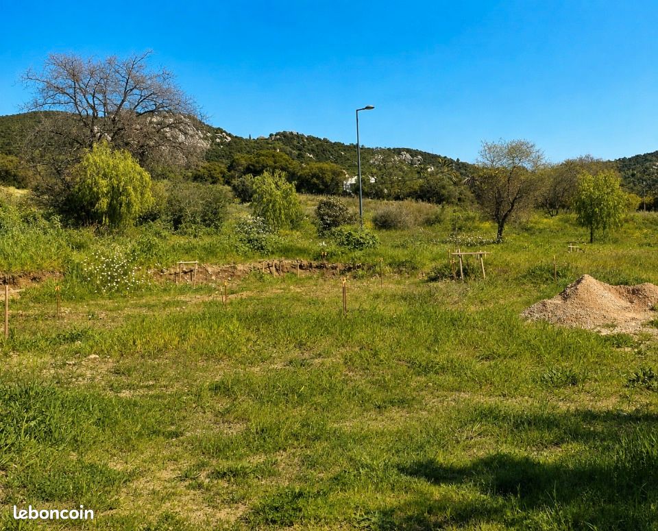 Terrain 478 m² · à Hyères · 265 000 €