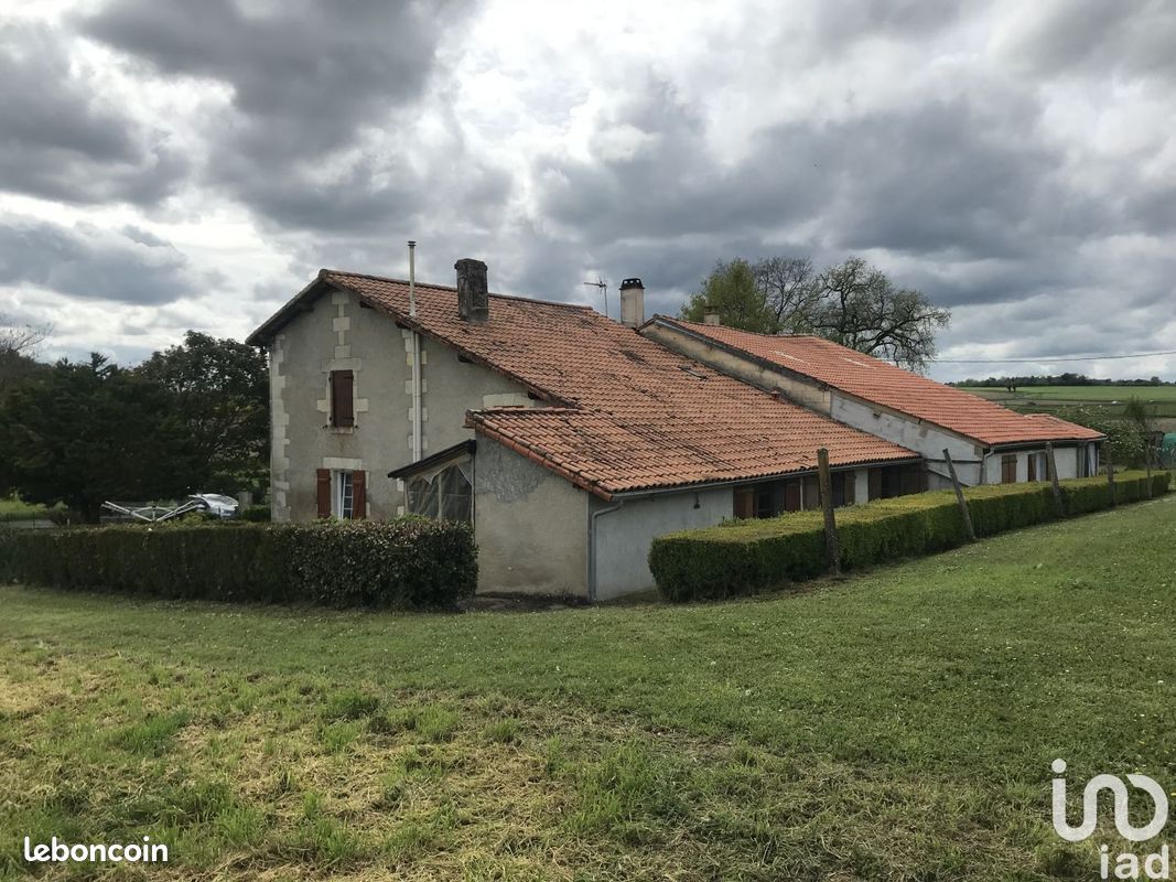 Maison 11 pièces 280 m² - Chalais 16210 (image principale 1)