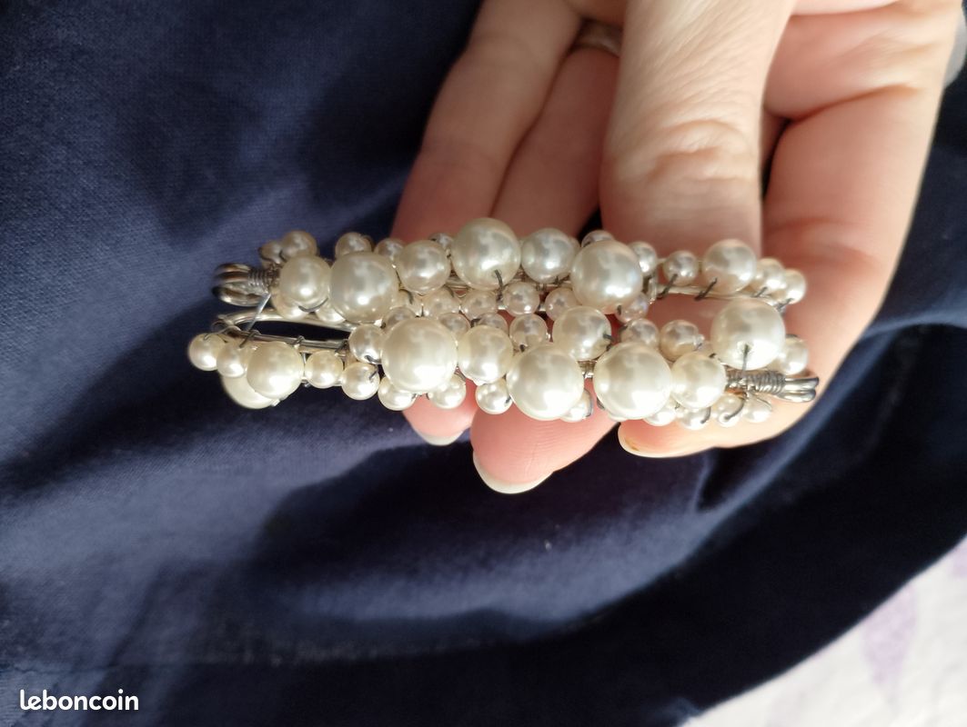 Broche Attache-traîne Pour Robe De Mariée Avec Feuille Et Perles "Medea