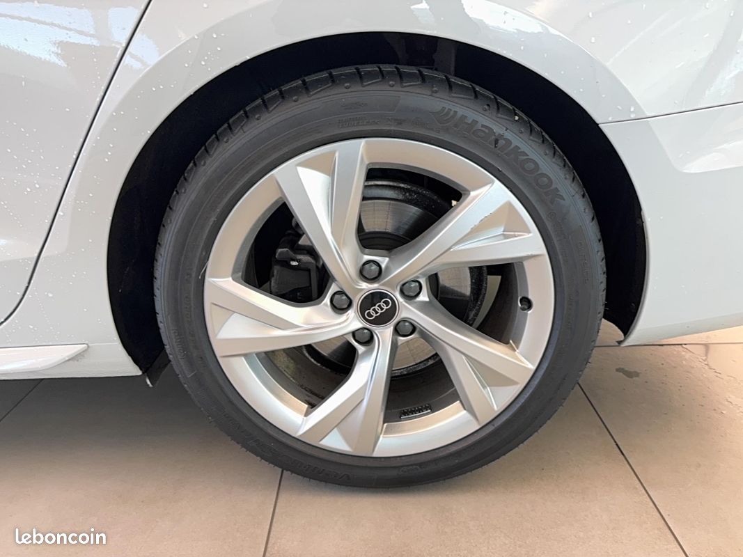 AUDI A4 Avant 40 TDI 204 S tronic 7 Quattro S line (image 10)