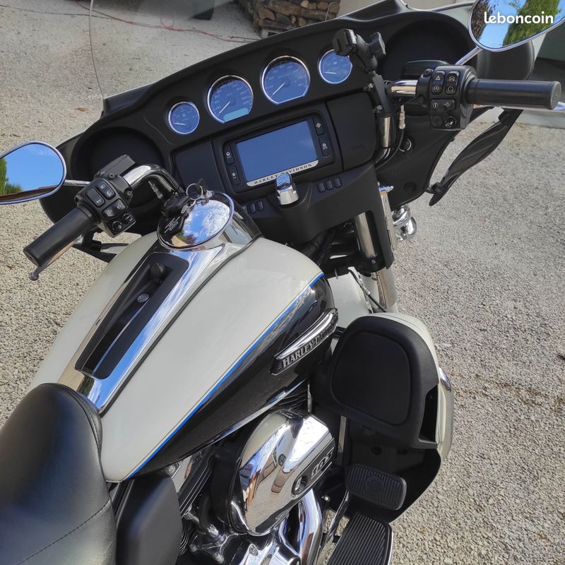 Harley Davidson Electra glide Ultra (image 2)