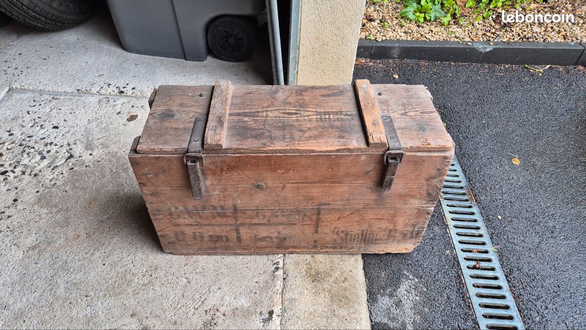 Caisse à munitions pour grenades à manche de 1914 ( mots clés casque à pointe adrian français) (image 1)