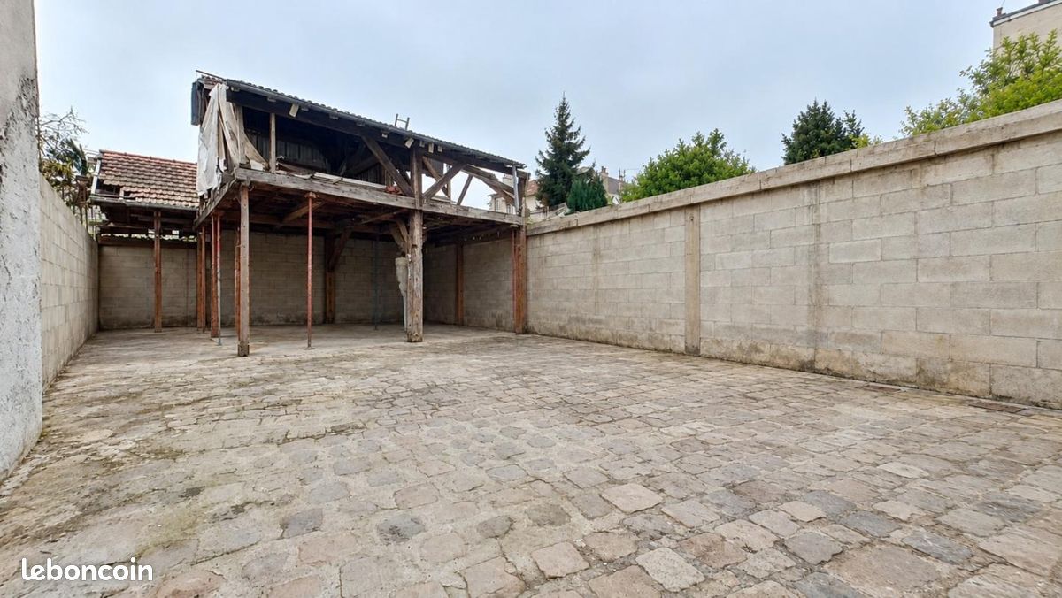 Maison 4 pièces 195 m² (image 2)