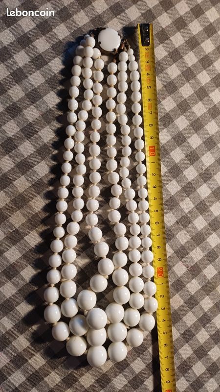 Collier vintage en faience blanche 3 rangs (image 4)