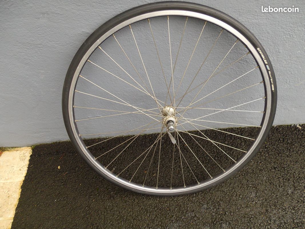 Roues vélo alu BONTRAGER 622 x 14 (erd 590). Remise en mains propres - Équipements vélos Roues vélo alu BONTRAGER 622 x 14 (erd 590). Remise en mains propres - Équipements vélos