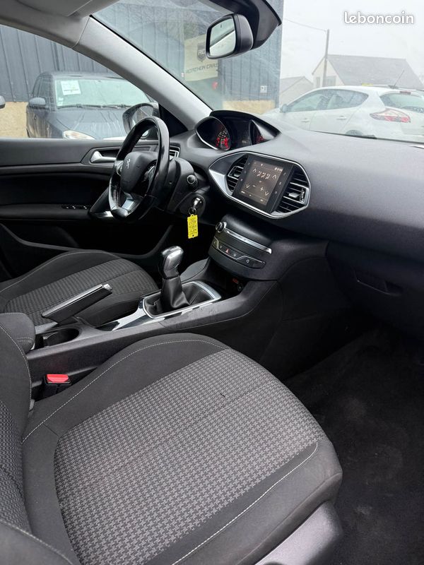 PEUGEOT 308 II 1.6 BLUEHDI 100CH S&S ACTIVE BUSINESS 2017 (image 4)