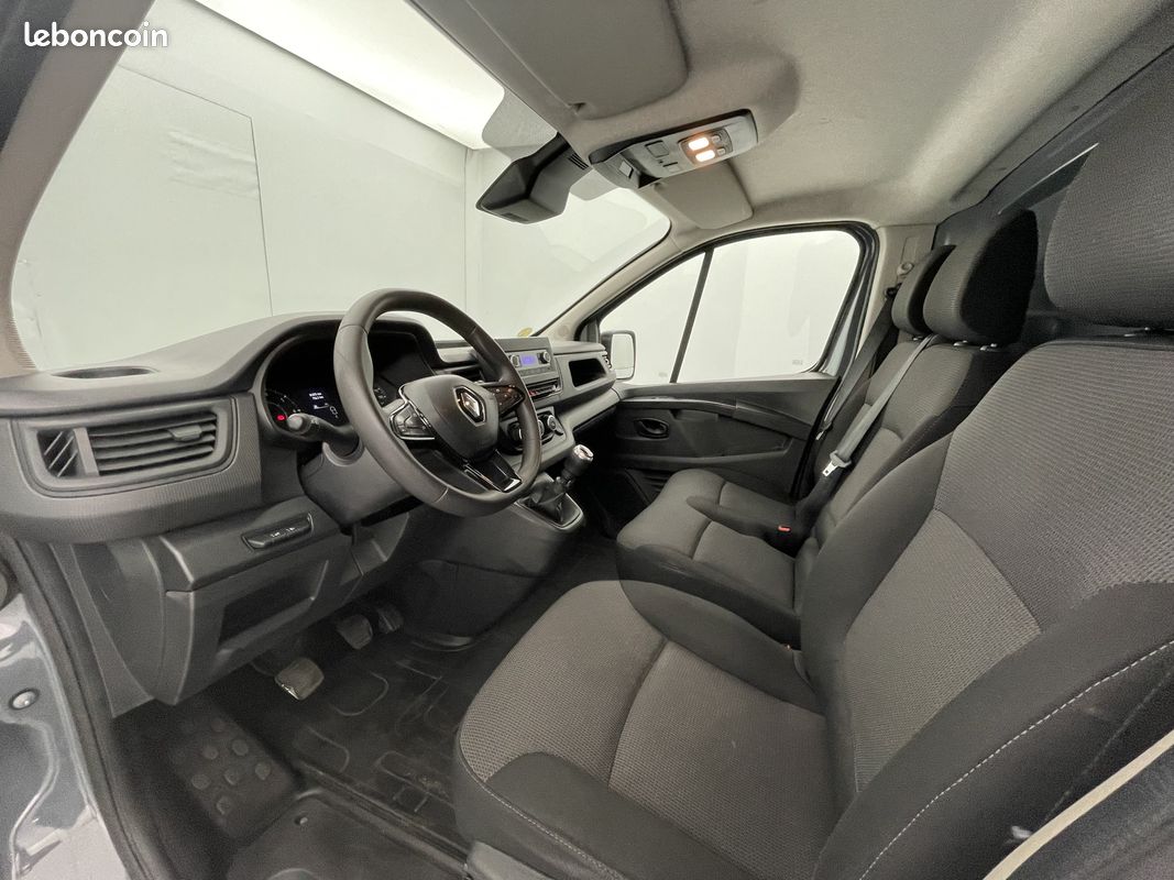 Renault trafic fgn l1h1 2800 kg blue dci 110 confort (image 11)