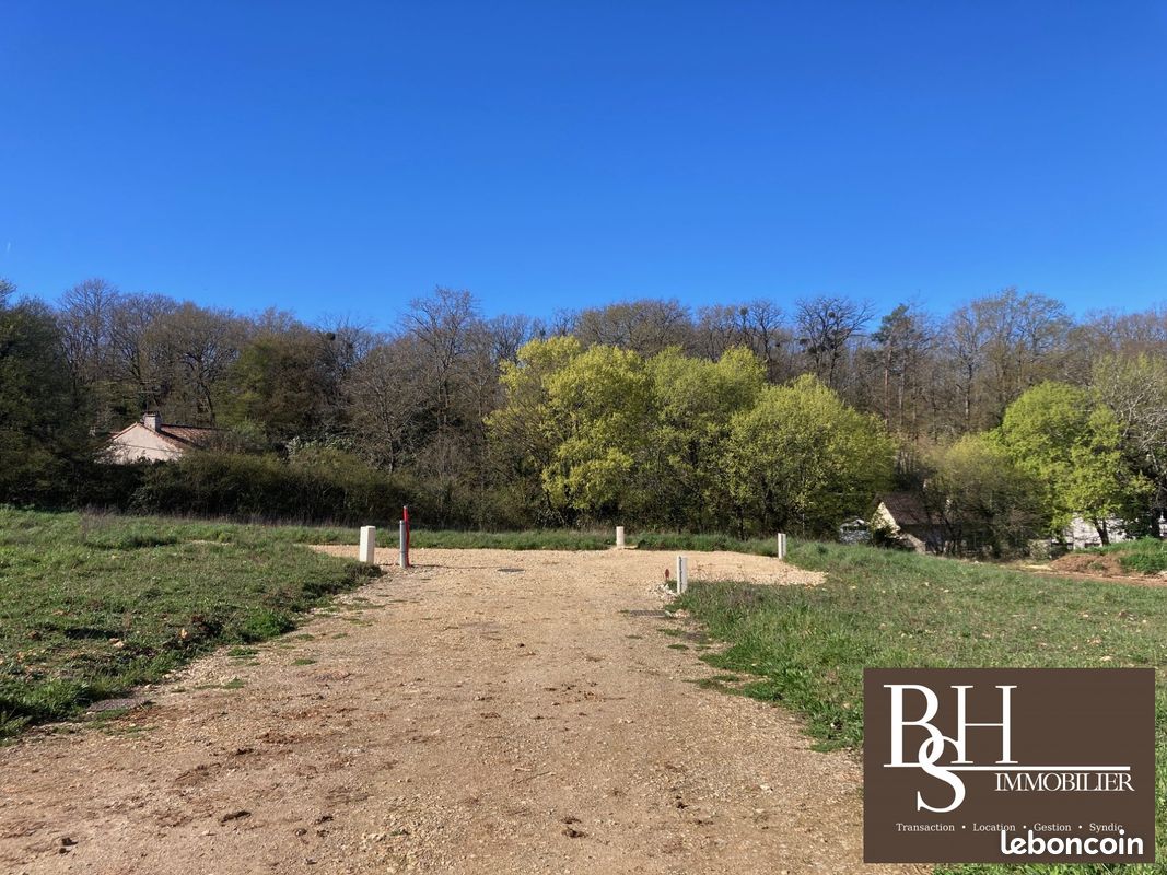 Terrain 527 m² · à Saint-Benoît · 527 m² · 84 050 €