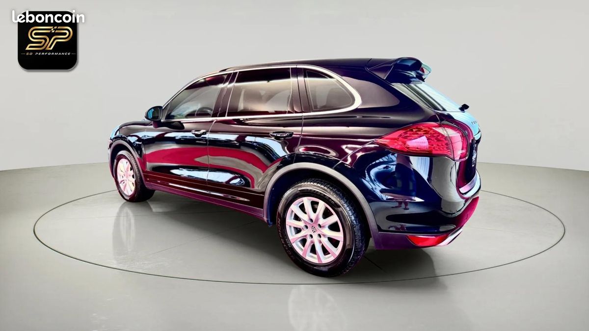 Porsche CAYENNE Porsche Cayenne Diesel 3.0 V6 245 ch Tiptronic * Cuir Intégral * PDLS * PCM * Réservoir 100L (image 2)