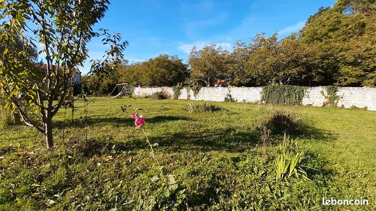 Terrain 1487 m² ECHIRE